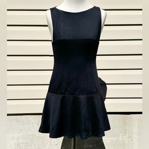 ALICE AND OLIVIA BLACK SLEEVELESS FIT AND FLARE STRETCH A LINE 2 SMALL